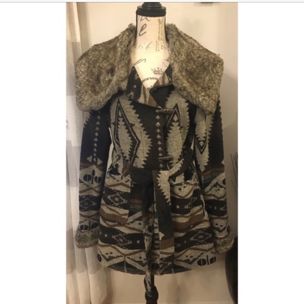 ISO NOT SELLING Roz & Ali Aztec jacket